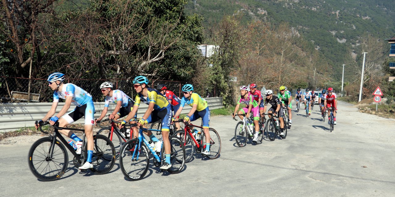 Grand Prix Yol Bisiklet Yarışları'nın Alanya etabı tamamlandı