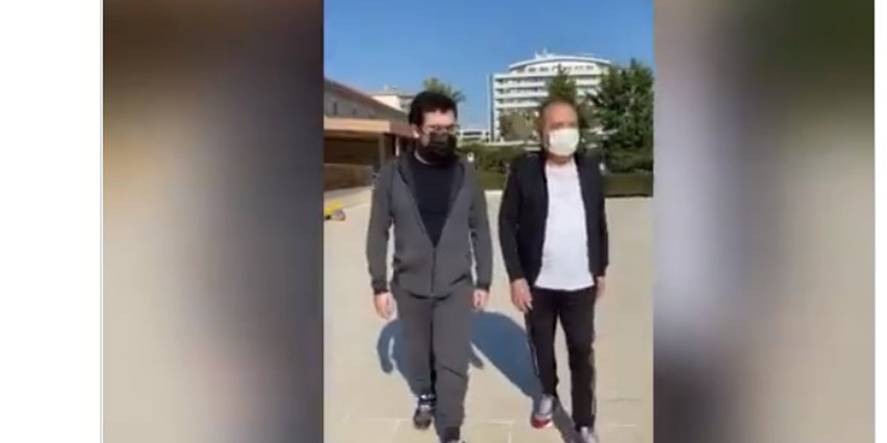 Koronavirüsü yenen Başkan Böcek, oğluyla yürüyüşe çıktı