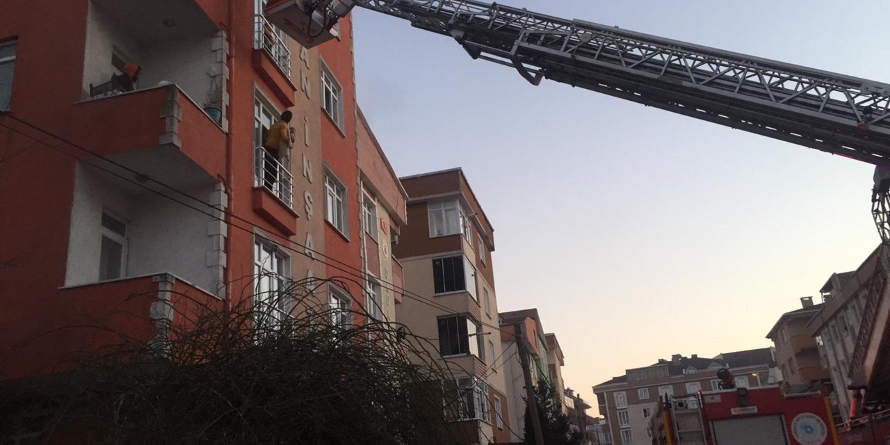 Çerkezköy’de apartmandaki yangında  panik