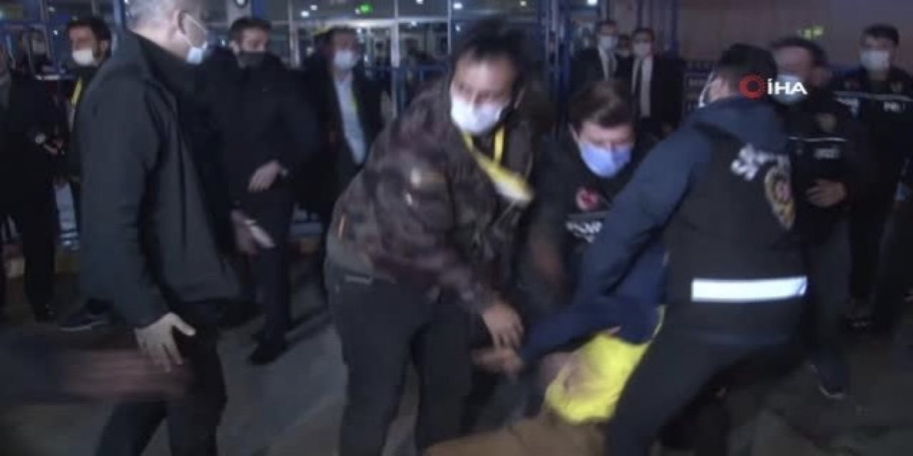 Fenerbahçe derbisinin ardından Abdurrahim Albayrak'a saldırdılar