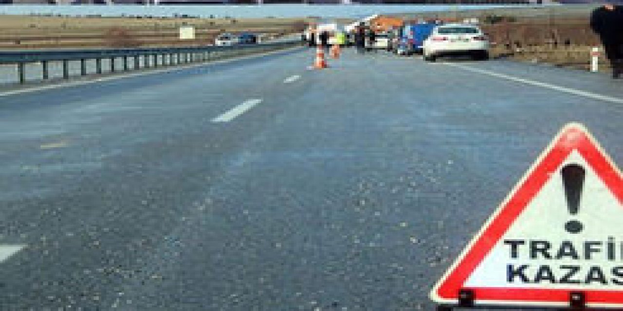 2 can kaybıyla sonuçlanan otoyol gişesindeki kaza, güvenlik kamerasında