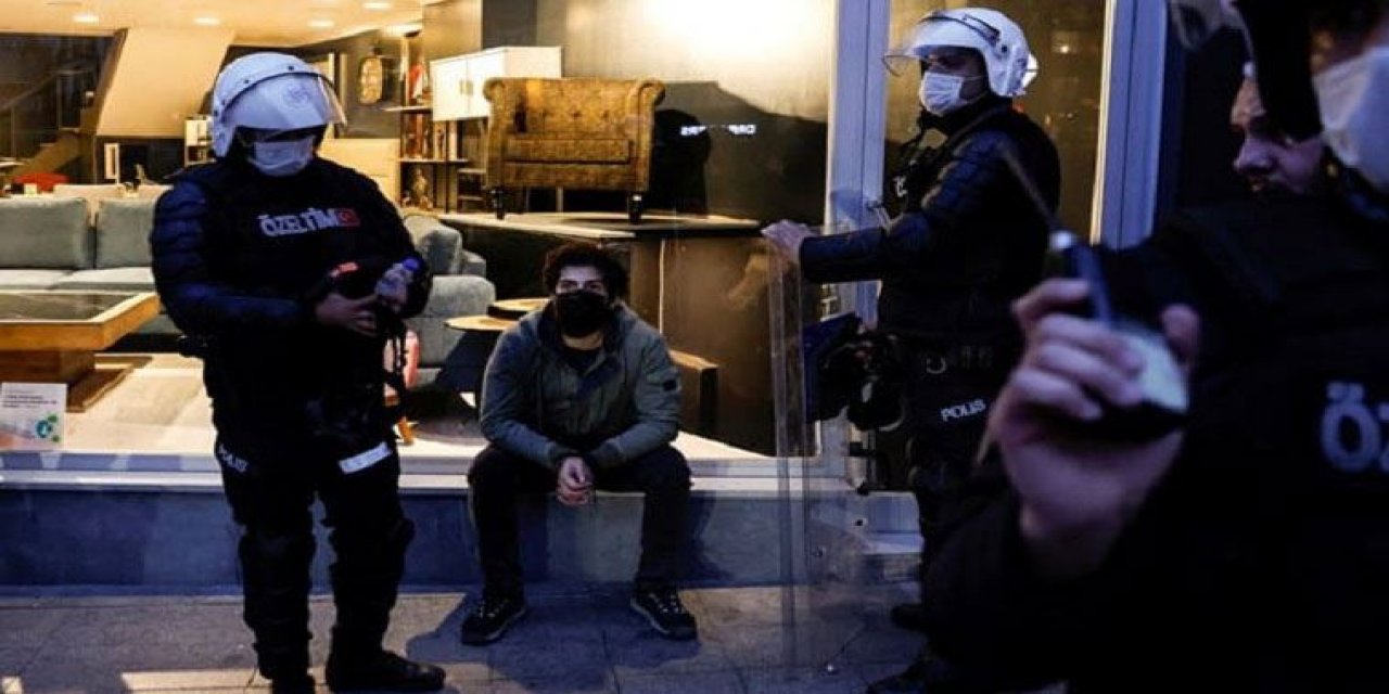 Kadıköy'de Boğaziçi Üniversitesi eylemlerinde gözaltına alınan 6 kişiden 4'ü tutuklandı