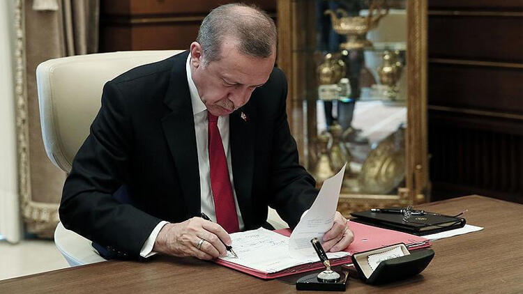 Erdoğan'ın atadığı rektörlerin akademik karnesi ortaya çıktı:  11 rektörün yayın ortalaması 6!