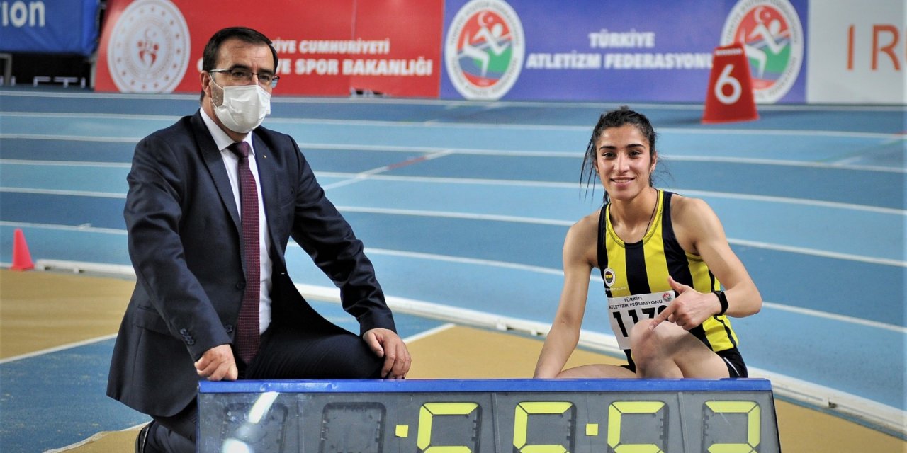 Milli atlet Nevin İnce 400 metrede rekor kırdı