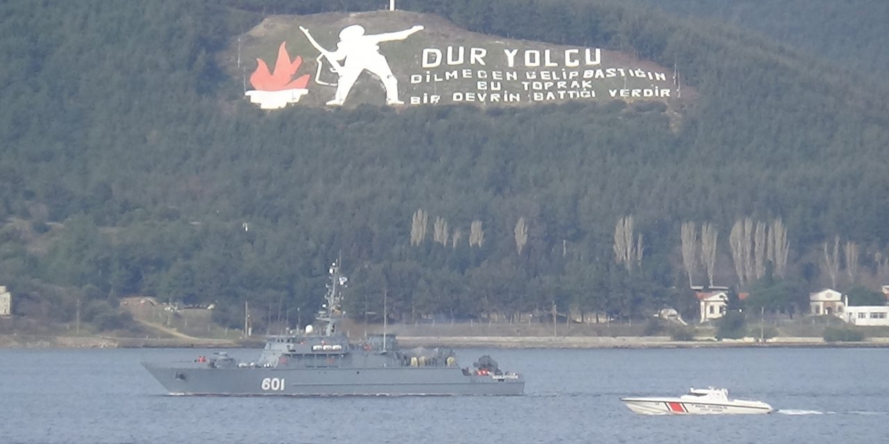 Rusya mayın tarama gemisi, Çanakkale Boğazı'ndan geçti