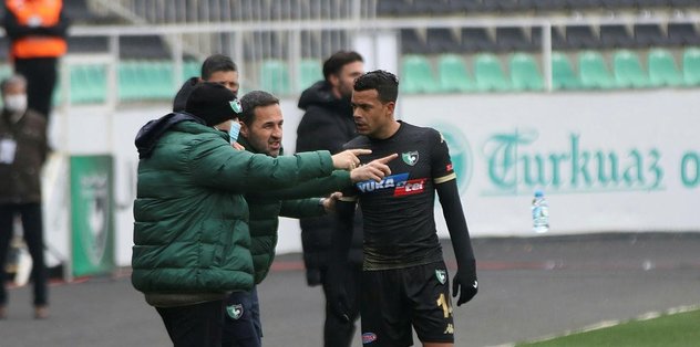 Denizlispor'da sarsıntı: Başkan Yardımcısı ve yönetim kurulu üyeleri  istifa etti