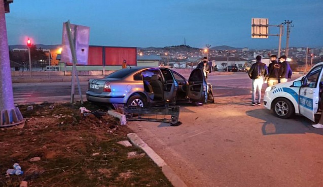 AKP'li Milletvekili ve oğlu kaza geçirdi