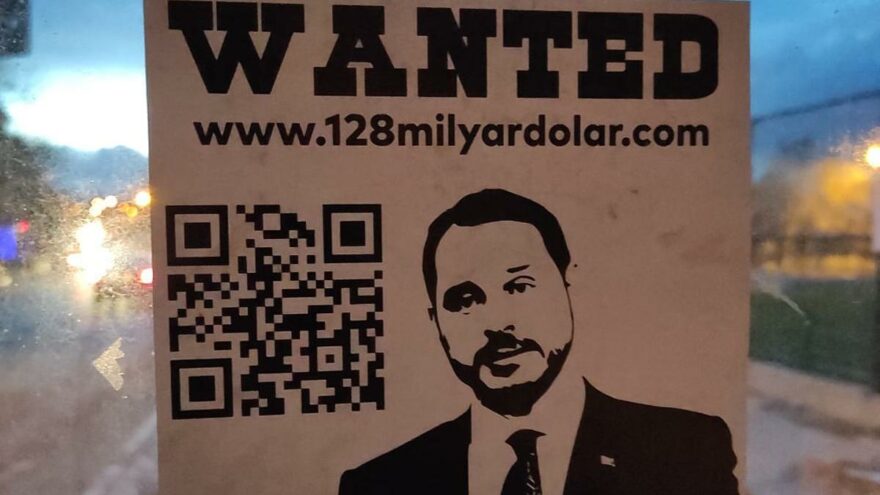 CHP'li gençlerin Berat Albayrak afişlemesine gözaltı!