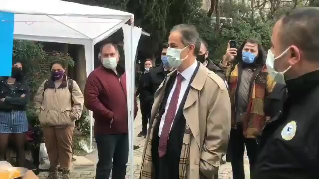 Melih Bulu'nun yardımcısı olarak atanan Naci İnci öğrencilerin sorduğu sorulara cevap veremedi!