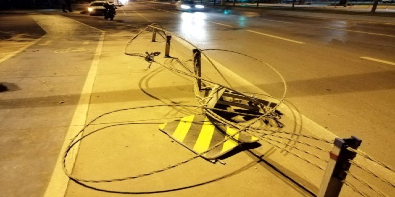 MALTEPE'DE LÜKS OTOMOBİL TAKLA ATTI:3 YARALI