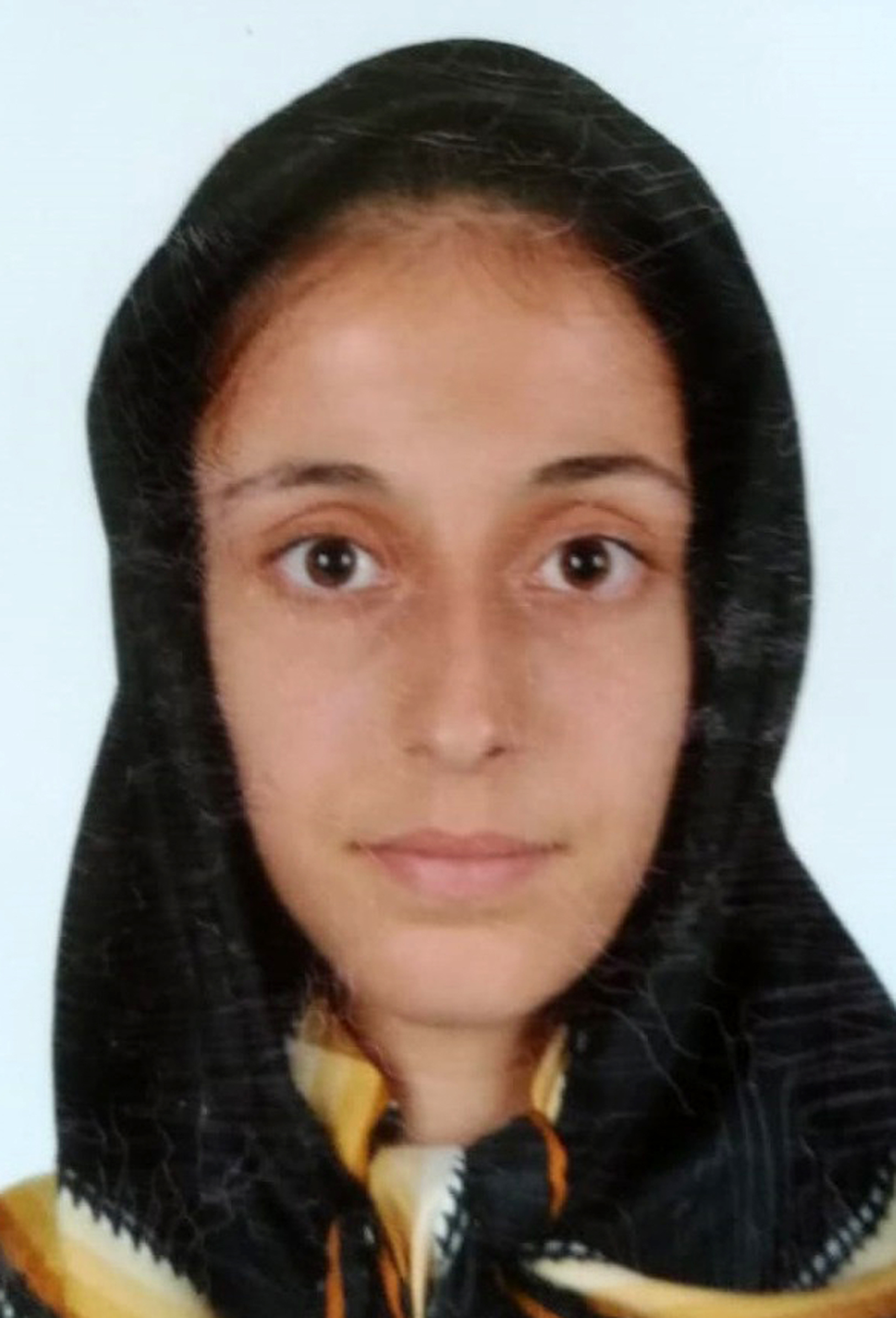 Ailesi uyurken evden çıkan Esra'dan 6 gündür haber alınamıyor