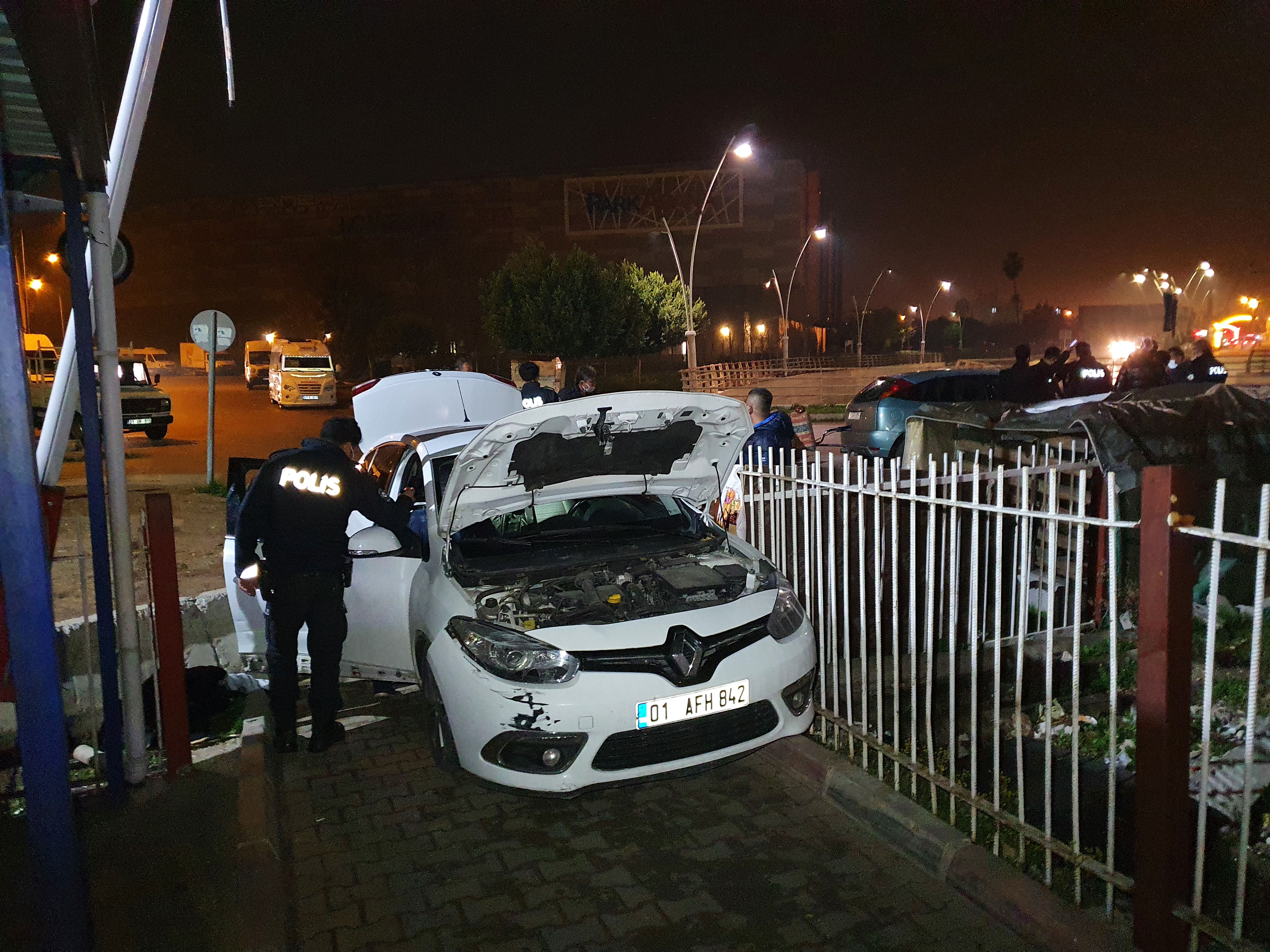 Kazaya yaptıkları kişiyi darbedip, kaçan iki şüpheliden biri, bir kez daha kaza yapınca yakalandı