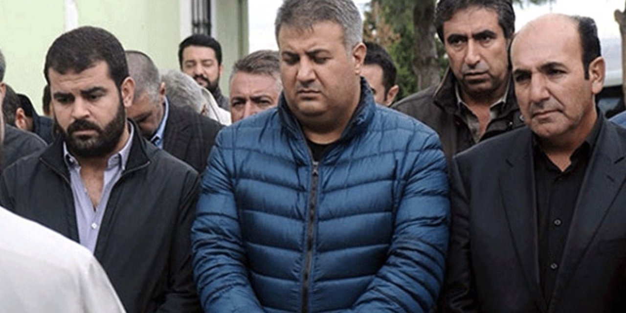 20 ayrı suçtan dava açılan İranlı uyuşturucu baronu Naci Şerifi Zindaşti ifadesinde geçen, '' ...ben Burhan Kuzu’yu, AK Parti Beşiktaş İlçe Başkanı’nı arayacağım'' ifadeleri dikkat çekti