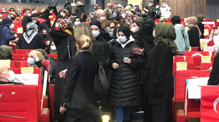 AKP Kongresi'nden 'korona partisi' görüntüleri...