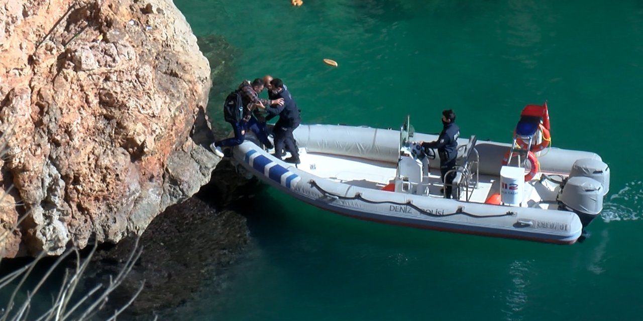 Balık tutarken yakalanan kurye ceza yiyeceğini düşünüp gözyaşı döktü