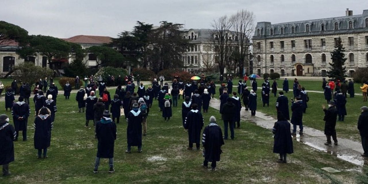 40 günü geride kaldı... Boğaziçili akademisyenleri olumsuz hava da yıldıramadı!