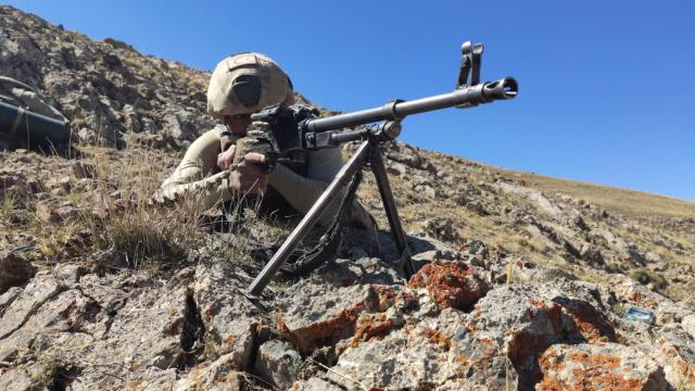 Gara'daki mağarada PKK'ya ait çok sayıda mühimmat ele geçirildi