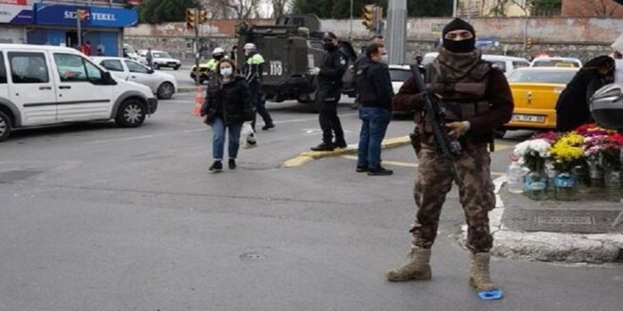 İstanbul'da alarmın rengi kırmızı! Okmeydanı'nda giriş çıkışlar kapatıldı... Polis geniş çaplı denetim başlattı...