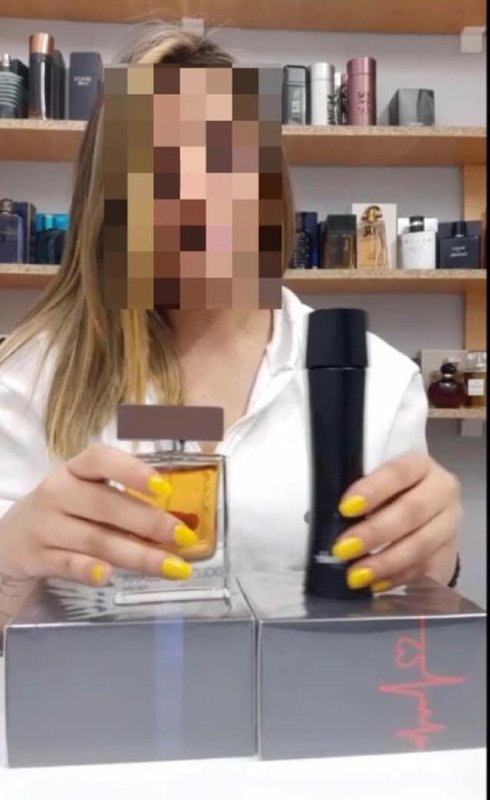 Canlı yayında kaçak ürün tanıtırken polis bastı!