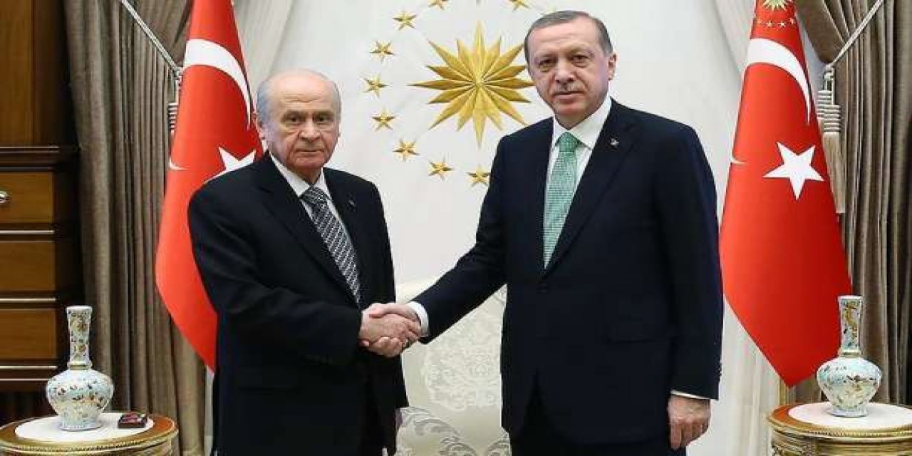 Erdoğan ve Bahçeli anlaştı!  Yeni anayasa için "bilim kurulu" oluşturuluyor...