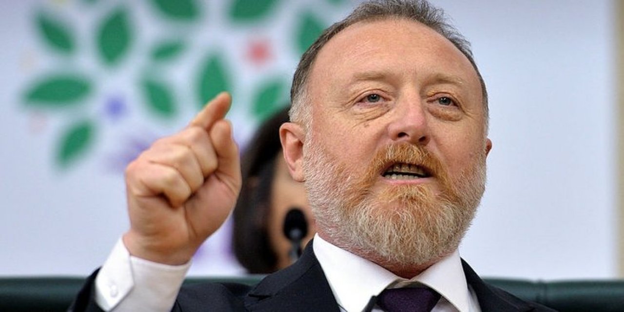 Van Milletvekili Sezai Temelli, “7 Ekim’de AKP Genel Başkanı’nın Kobane’ye çok yakın bir yerden “Kobane düştü düşecek” şeklindeki açıklamasının ardındanilk ölüm haberi Varto’dan  gelmişti” dedi.