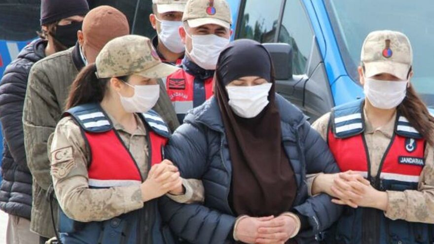 Yasa dışı yollarla Türkiye'ye girmek isterken yakalandı; meğer kırmızı bültenle aranıyormuş!