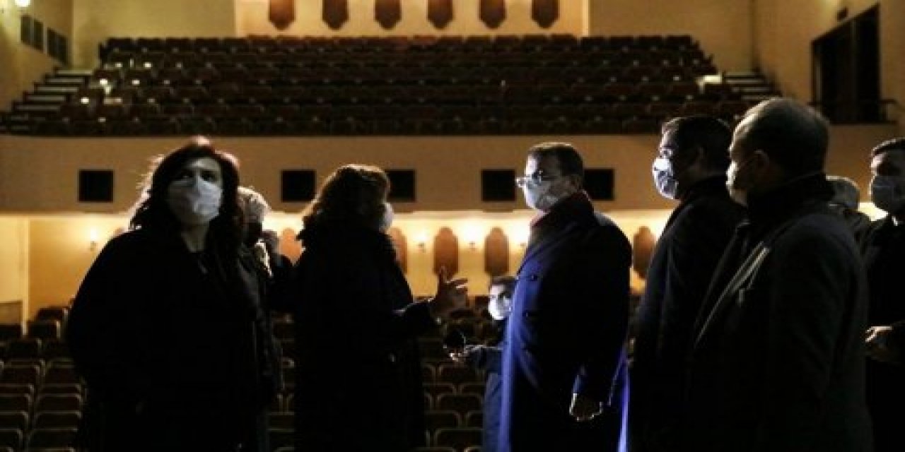 Ekrem İmamoğlu: Kenter Tiyatrosu perdelerini açmaya hazır!
