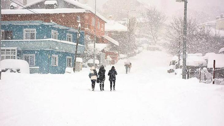 Karadeniz'de 6 ilde yüz yüze eğitime kar engeli