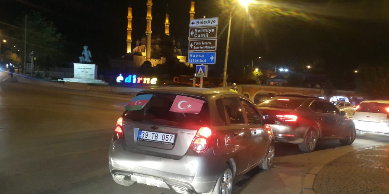 Edirne'de  Azerbaycan'a destek konvoyu