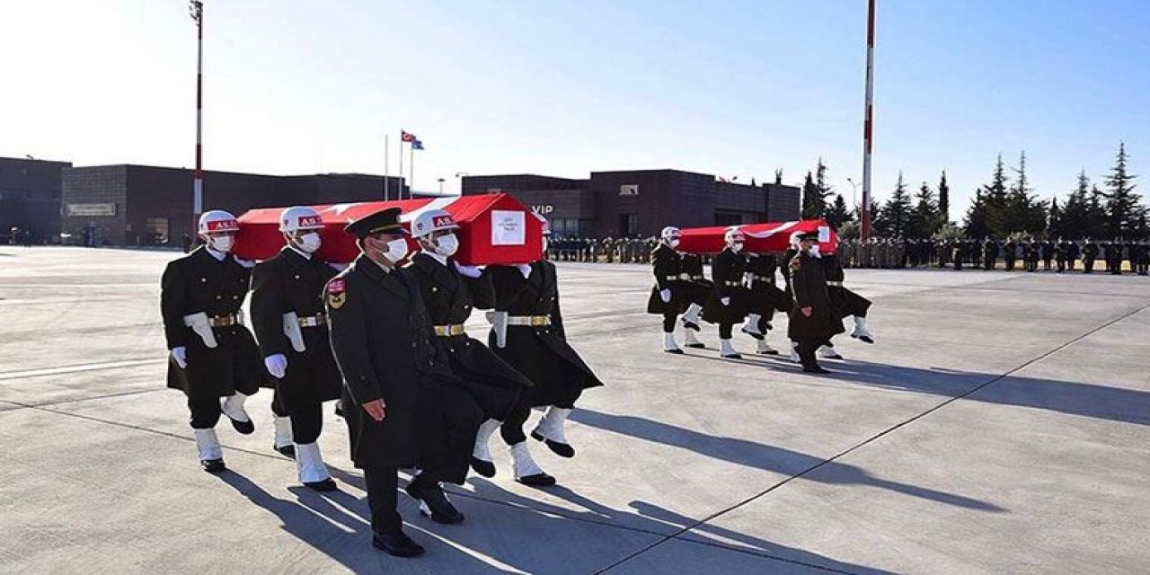 “Sıfır riskle yapılacak bir işi yüzde yüz riske getirip can kaybına neden oldular” Peki, geçmişte, PKK tarafından alıkonulanları kurtarmak için nasıl bir yol izlenmişti? Ahmet Faruk Ünsal'dan "Gara" yorumu...