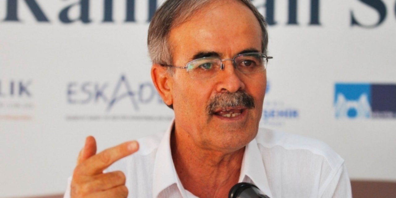 Bu kez fen bilgisi eğitimini hedef aldı!  Yeni Akit yazarından tepki çeken açıklama! "Ateist anlayışla yazılmış fen bilgisi kitapları okutmaya devam edersek teröristle savaş bitmez"