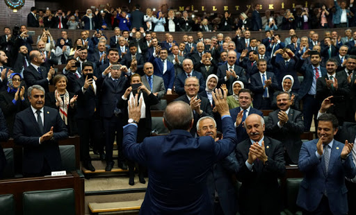 'HDP kapatılsın' diyen MHP'nin ortağı AKP kulislerinde neler konuşuluyor?