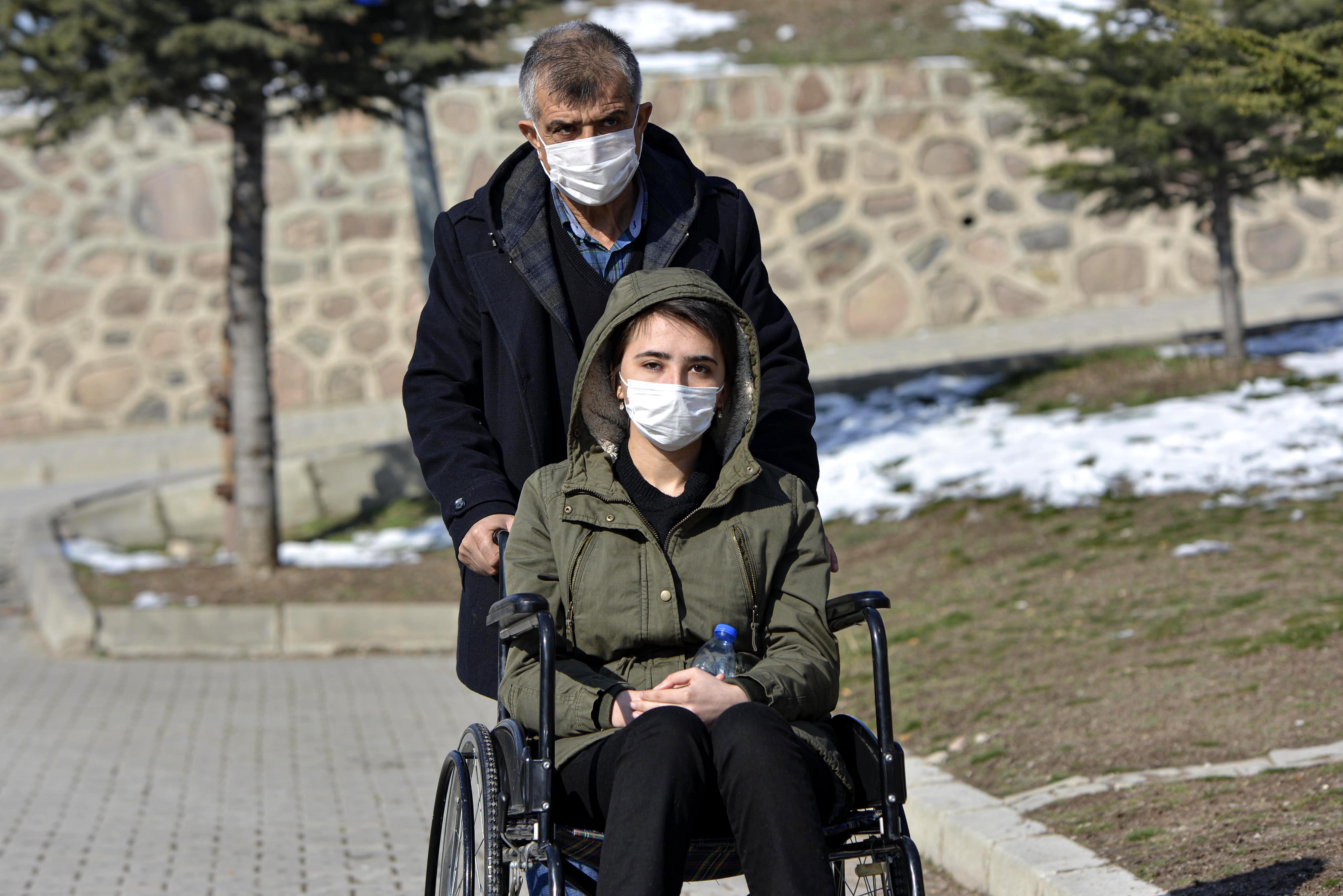 Evli olduğu polisin silahıyla vurulan sağlık çalışanı: Zorla alıkoydu, acımadan vurdu