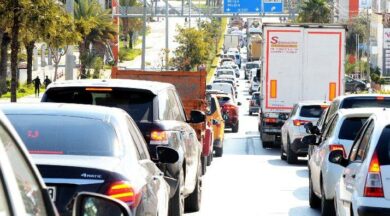 200 metreyi yaklaşık 30 dakikada aşabildiler... Bodrum'da trafik görenleri şaşırttı