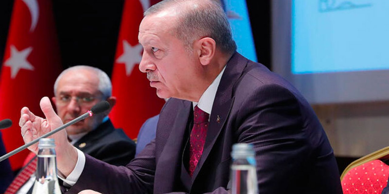 Abdulkadir Selvi açıkladı! "Erdoğan MKYK toplantısında, “Yeni anayasada şunu yapacağız, bunu yapacağız’ demeyin” uyarısını yapmış"