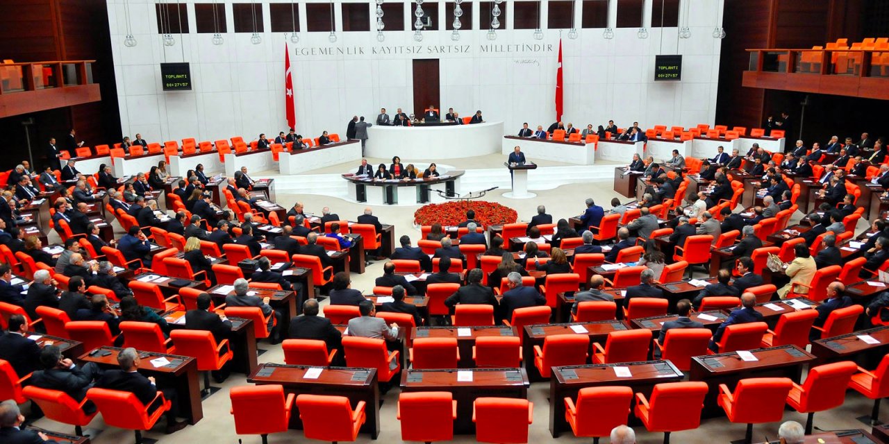 Sabah yazarından dikkat çeken "yeni anayasa" yorumu! "Havanda su dövülüyor"