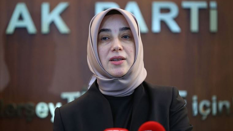 Çıplak arama ile ilgili 'onurlu, ahlaklı kadın' söylemlerinde bulunmuş; tepki çekmişti... Özlem Zengin'den açıklama: 'Bir kadın olarak sistematik saldırıya uğruyorum bütün kadınlar birleşmeli'