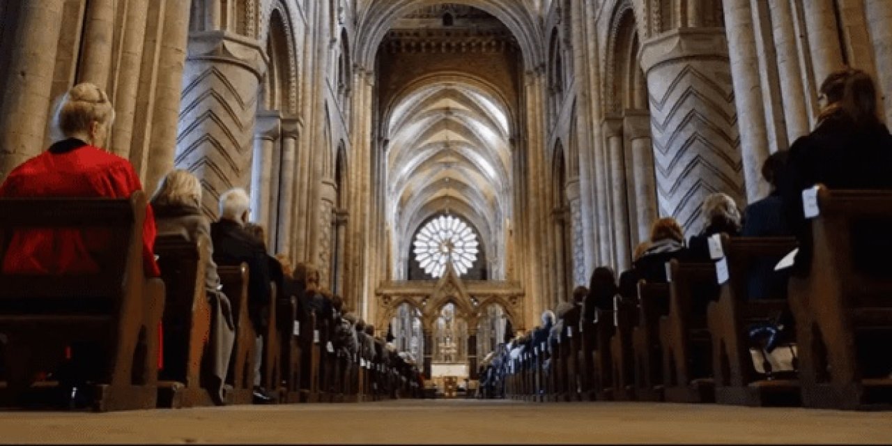 Bağımsız bir soruşturma; İngiltere Kilisesi'nin, çocukları cinsel istismarcılardan koruyamadığını; aksine, Kilise'nin itibarını korumak adına istismarcıları sakladığını ortaya koyunca  Kilise özür diledi.