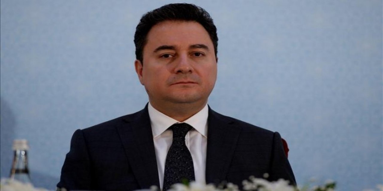 "Tam bir tiyatro" Ali Babacan'dan AKP'ye "rezerv" tepkisi! Partili cumhurbaşkanı ve akraba bakan el ele verip harcadı