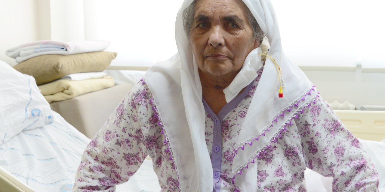 71 yaşındaki kadın 1 ay bitkisel hayatta kaldı, yaşama tutundu