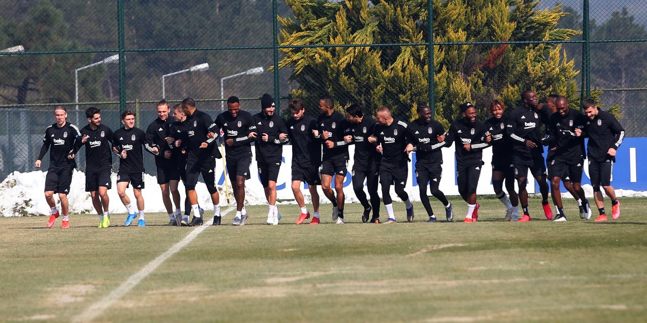 Beşiktaş kondisyon ve taktik çalıştı