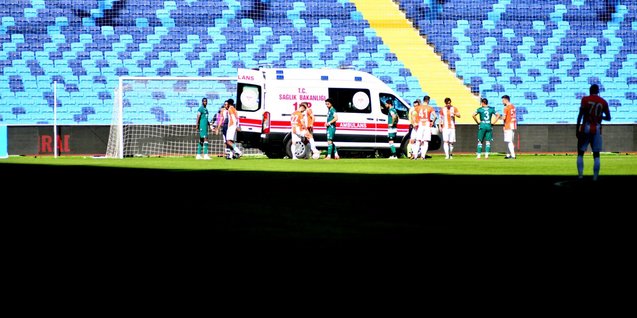 Adanaspor kalecisi Goran Karacic maçta fenalaştı