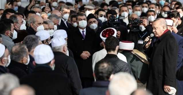 Katıldığı cenazede görüntüleri tepki çekmişti... Fahrettin Koca'dan açıklama