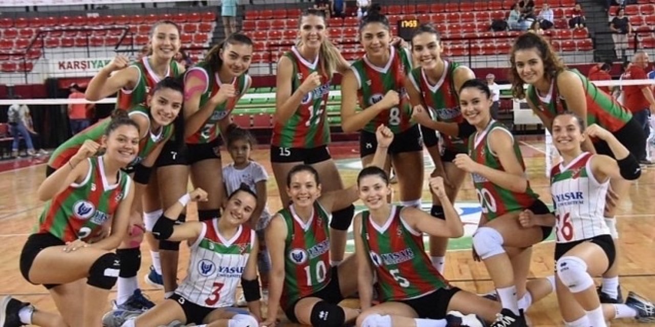 Karşıyaka filede Gelişim Koleji'ne konuk