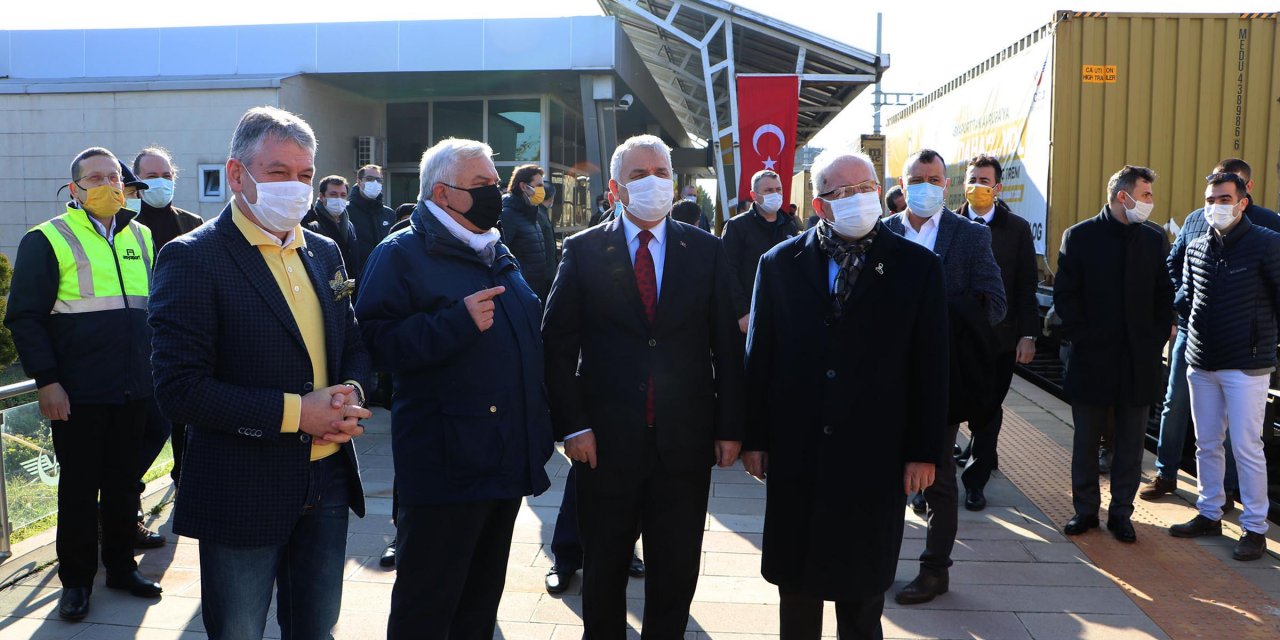 Fildişi Sahili'nden gemiyle getirilen yükler, Tekirdağ'dan trenle Bulgaristan'a gönderildi