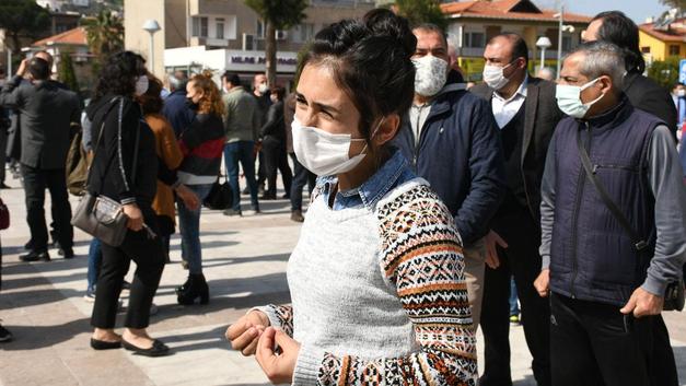 'Canlı derste çok ses çıkarıyorlar' diyerek öğretmene saldırdılar