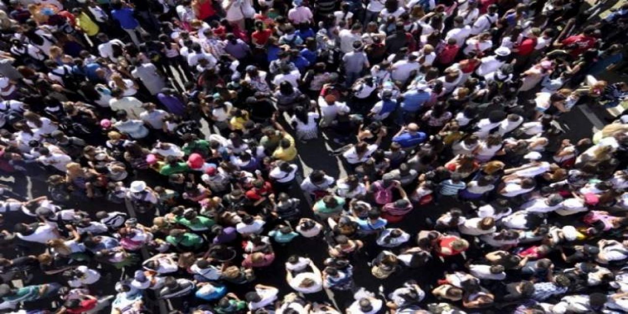 Sosyal medya bu anketi konuşuyor... "Erkekler 24 saat yok olsa..."