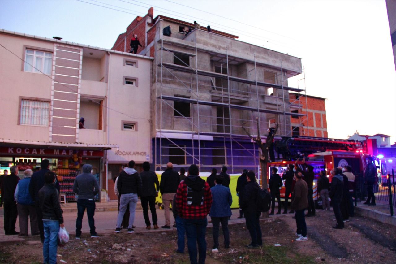 İnşaatın tepesine çıktı; intihara kalkıştı... Bakın sebebi neydi