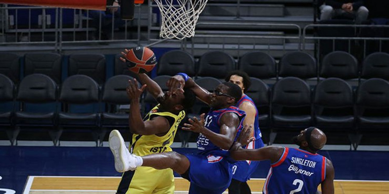 EuroLeague'deki Türk derbisinde kazanan Anadolu Efes