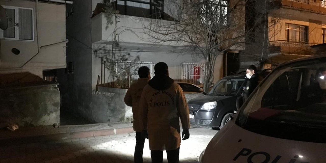 Komşuları tarafından yalnız yaşadığı evinde cansız bedeni bulundu